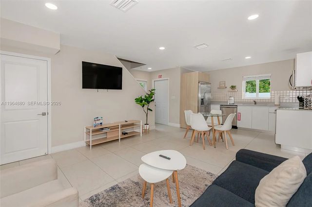 5 of 43 - 507 Nw 8th Avenue #1, Fort Lauderdale, FL