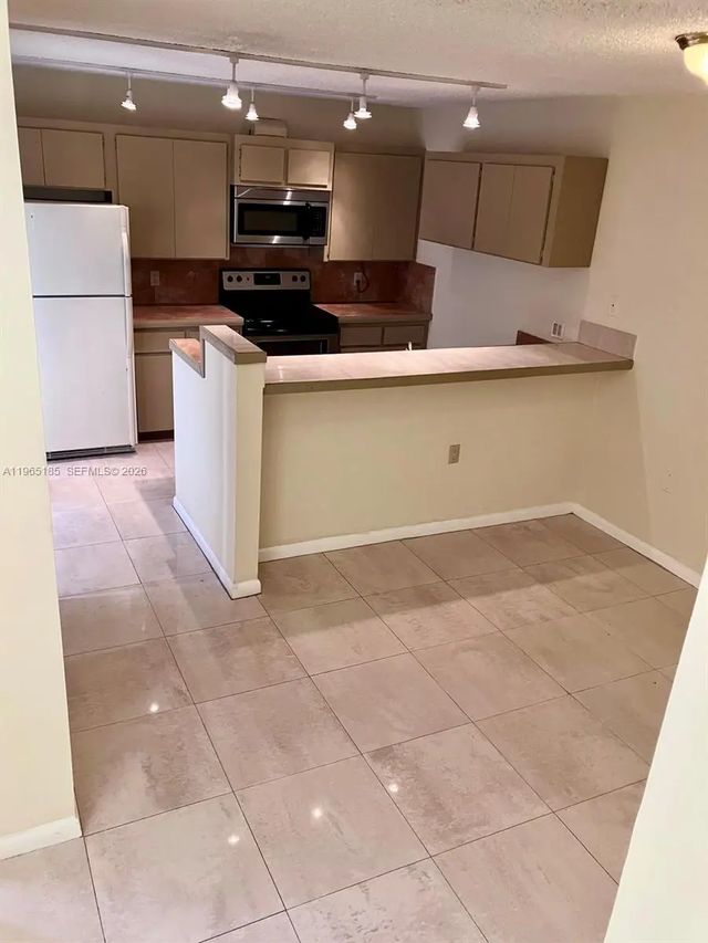 2 of 22 - 2610 26th Way, West Palm Beach, FL
