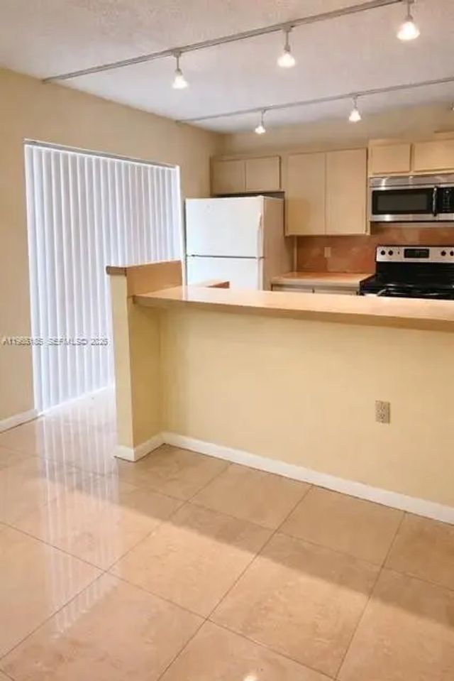 3 of 22 - 2610 26th Way, West Palm Beach, FL