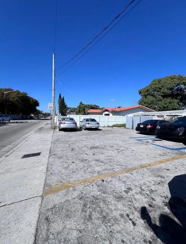 3 of 9 - 1540 Sw 22nd Avenue, Miami, FL