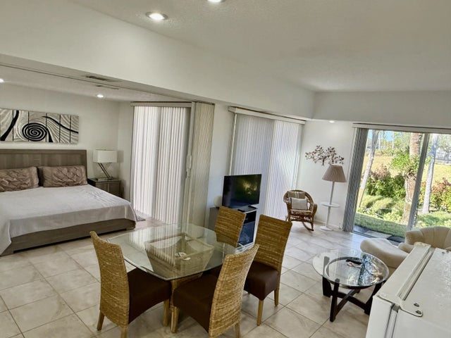 Photo of Listing #R11163579