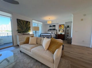 Photo of Listing #R11163591