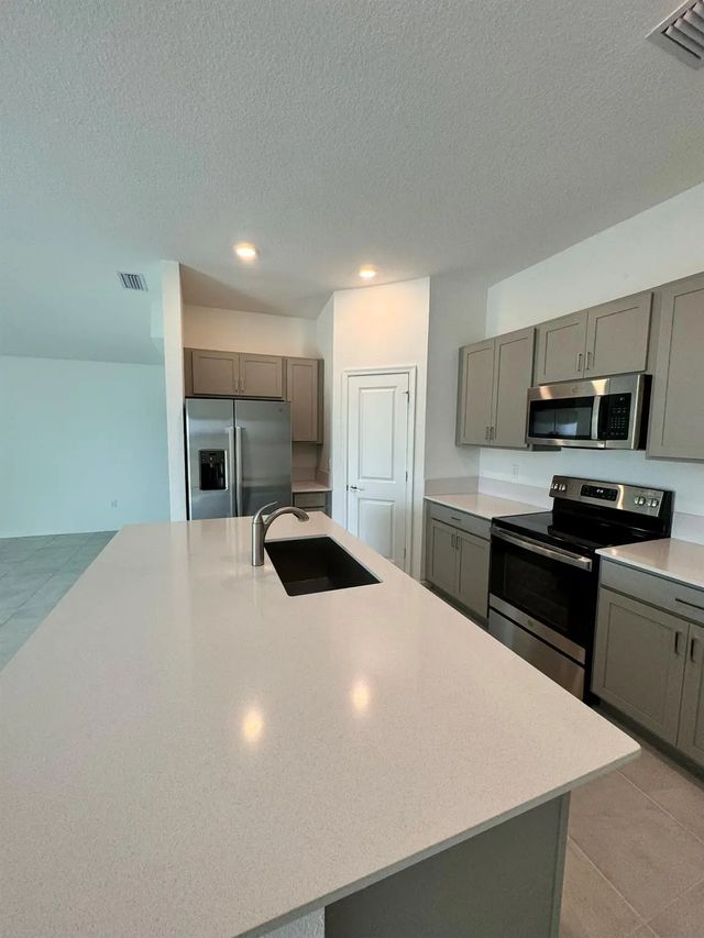 3 of 14 - 785 Worlington Lane, Fort Pierce, FL