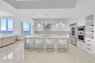 Photo of Listing #R11163623