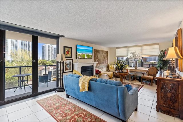 3 of 36 - 18151 Ne 31st Court #701, Aventura, FL