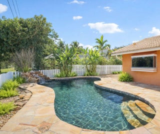 Photo of Listing #F10548959