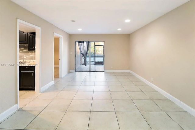 4 of 28 - 5975 Nw 25th Court #213, Sunrise, FL