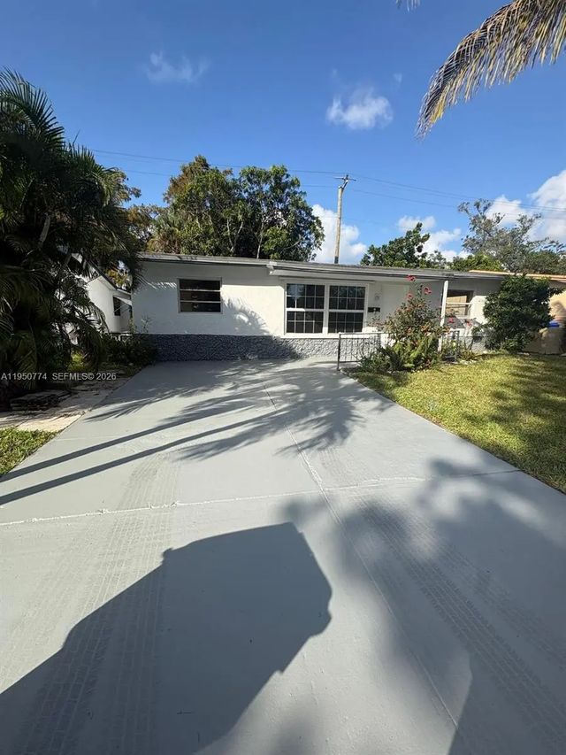 6311 Sw 8th Street, North Lauderdale