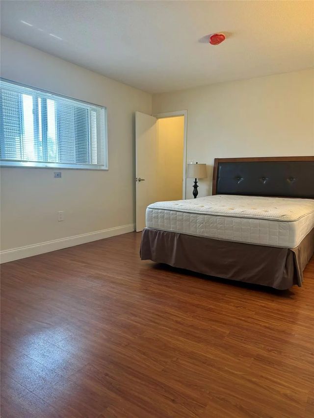 4 of 8 - 1747 Rodman Street #210, Hollywood, FL