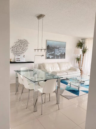 Photo of Listing #R11163696