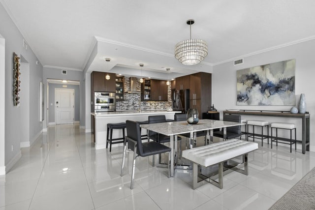 Photo of Listing #R11163724