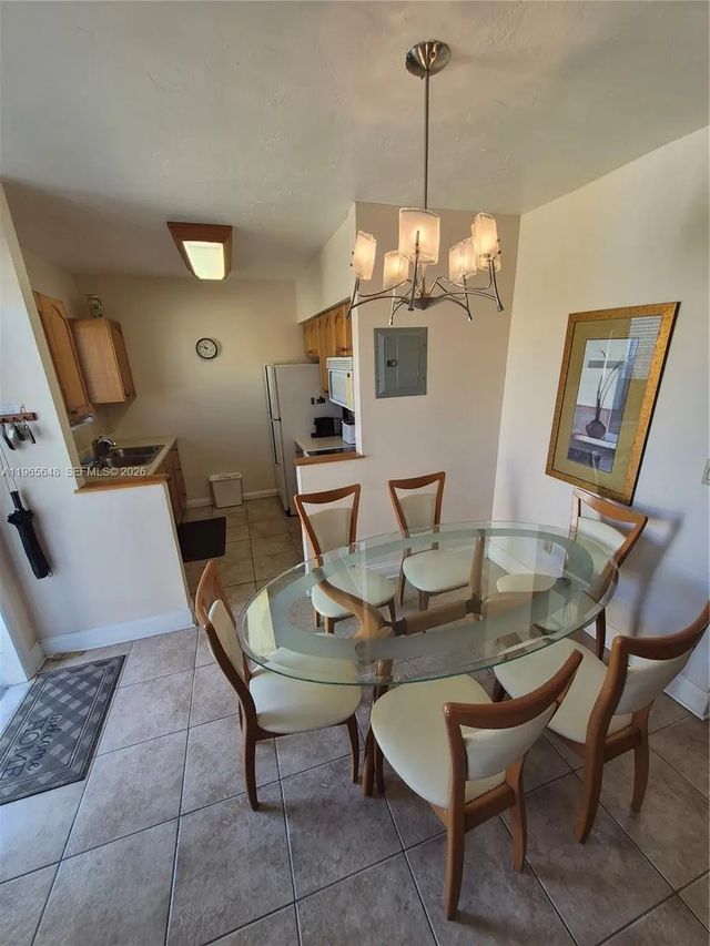 3 of 10 - 520 Euclid Avenue #8, Miami Beach, FL