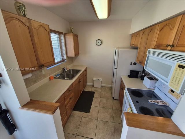 5 of 10 - 520 Euclid Avenue #8, Miami Beach, FL