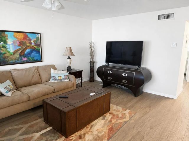 5 of 9 - 111 Shore Court #302, North Palm Beach, FL
