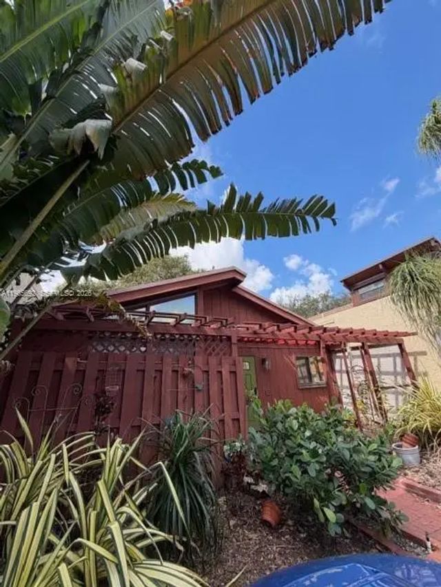 6171 Nw 32nd Way, Fort Lauderdale