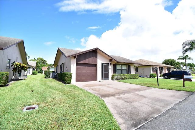 5 of 16 - 3305 Silver Buttonwood Drive, Greenacres, FL