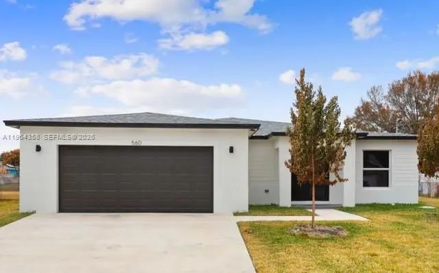 560 Sw Carter Avenue, Port St. Lucie