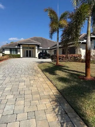 Photo of Listing #R11163839