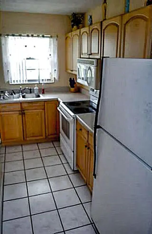 4 of 12 - 2100 Ne 38th Street #141, Lighthouse Point, FL