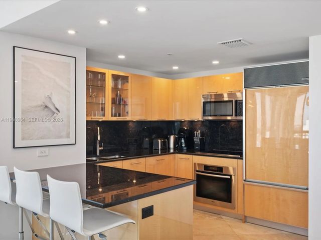 5 of 25 - 6899 Collins Avenue #1704, Miami Beach, FL