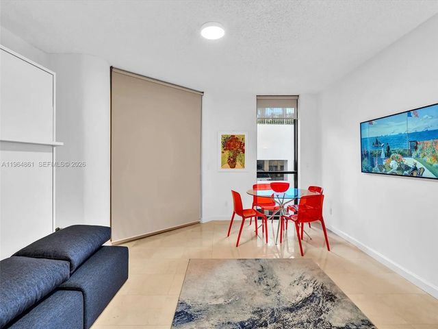 21150 Point Place #305, Aventura