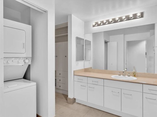 4 of 27 - 21150 Point Place #305, Aventura, FL
