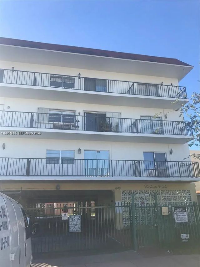 1960 Marseille Drive #305, Miami Beach