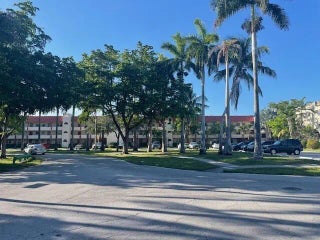 Photo of Listing #R11164037