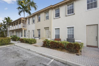 Photo of Listing #R11164055