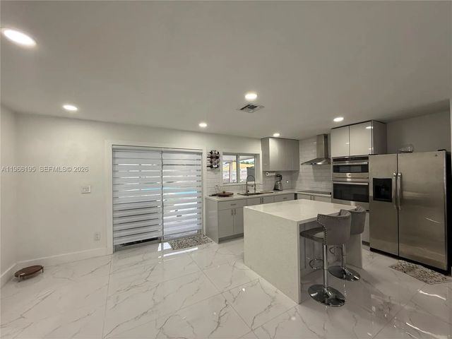 4 of 20 - 1950 Nw 190th Terrace, Miami Gardens, FL
