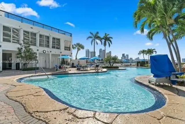 3 of 26 - 19195 Ne 36th Court #2302, Aventura, FL