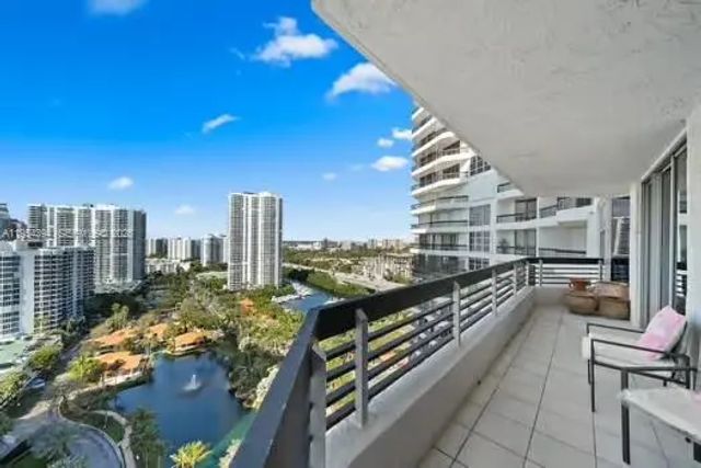 4 of 26 - 19195 Ne 36th Court #2302, Aventura, FL