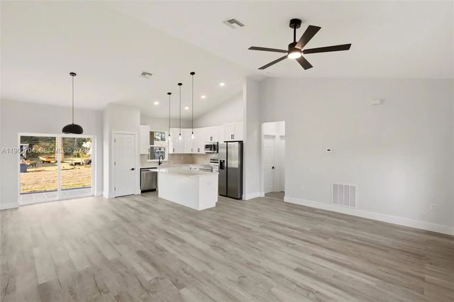5 of 33 - 3825 Citroen Drive, Sebring, FL