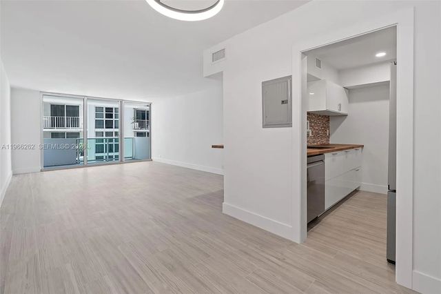 2 of 80 - 1200 West Avenue #521, Miami Beach, FL