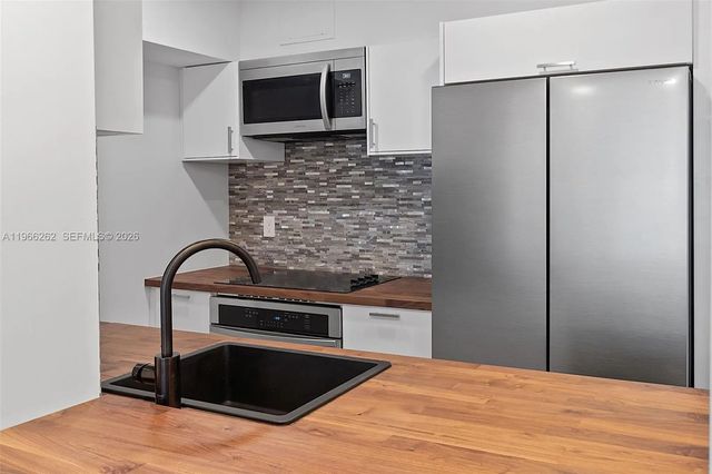 5 of 80 - 1200 West Avenue #521, Miami Beach, FL