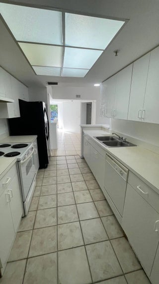 Photo of Listing #R11164133