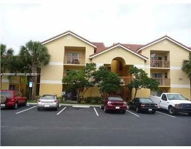 4 of 16 - 7610 Westwood Drive #120, Tamarac, FL