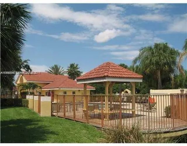 5 of 16 - 7610 Westwood Drive #120, Tamarac, FL
