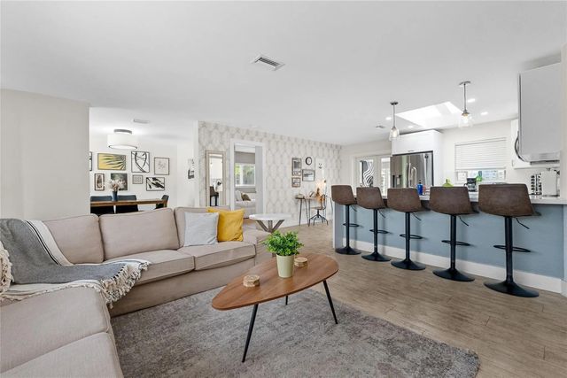 5 of 38 - 2621 Ne 20th Street, Pompano Beach, FL