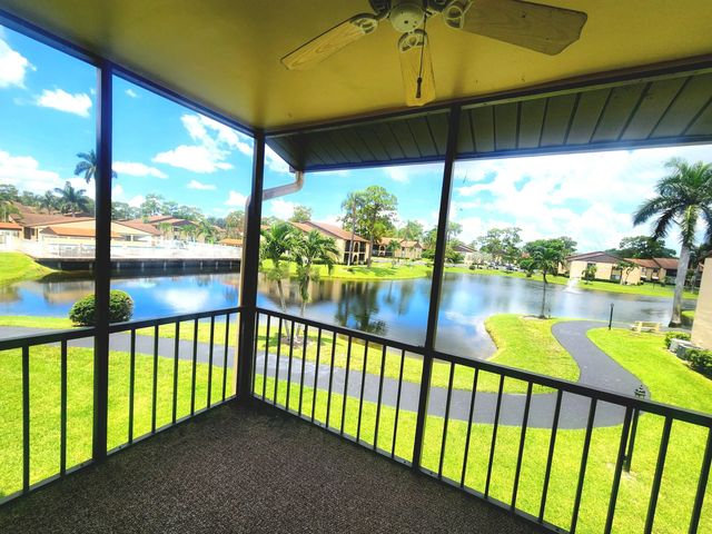 209 Pine Hov Circle #b-2, Greenacres