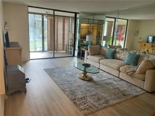 Photo of Listing #F10552475