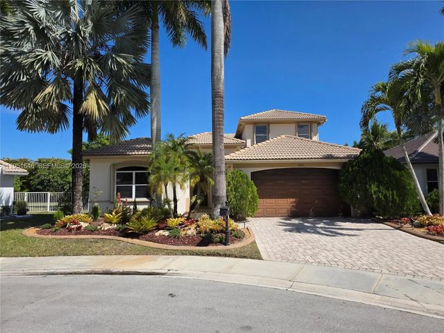 1905 Harbor View Circle, Weston