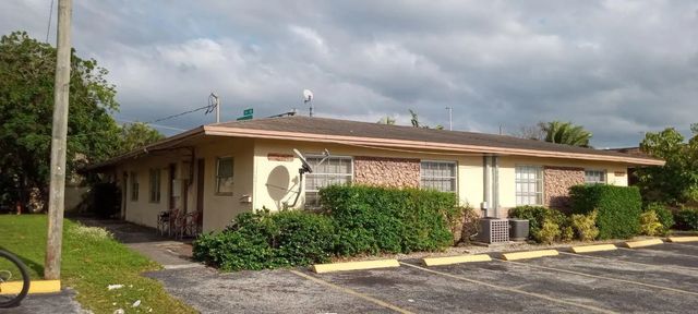 1856 Nw 52nd Avenue, Lauderhill