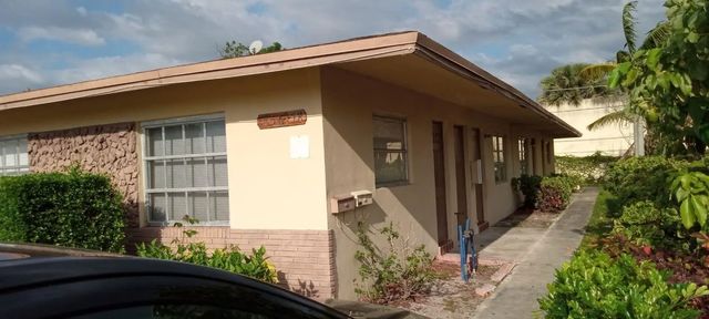 3 of 35 - 1856 Nw 52nd Avenue, Lauderhill, FL