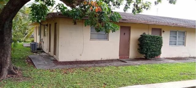 5 of 35 - 1856 Nw 52nd Avenue, Lauderhill, FL