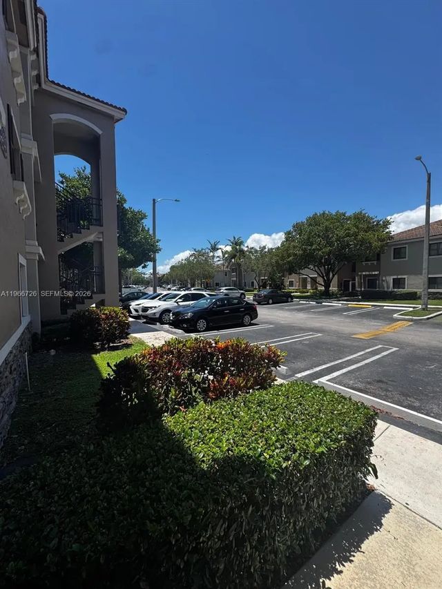 3 of 18 - 22621 Sw 88th Place #302-8, Cutler Bay, FL