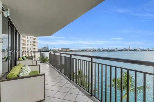 540 Brickell Key Drive #832, Miami