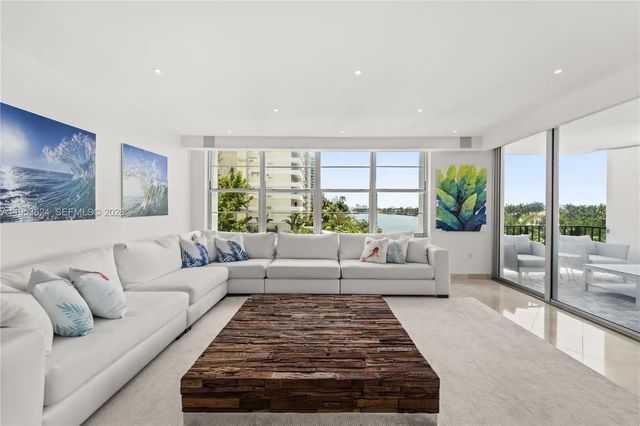 4 of 25 - 5640 Collins Avenue #4d, Miami Beach, FL