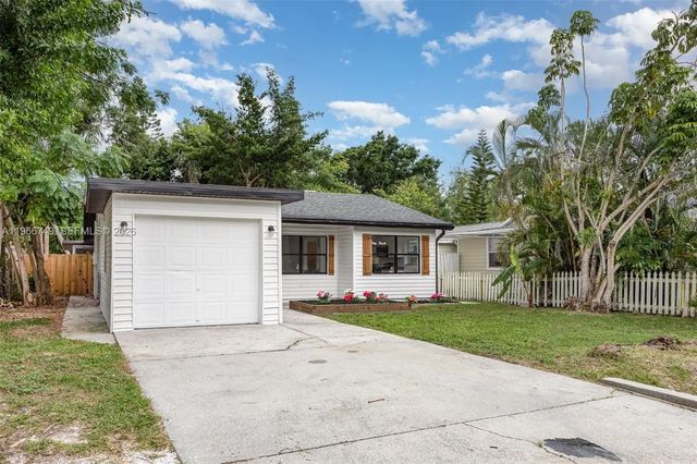 4 of 30 - 2916 Hawthorne Street, Sarasota, FL