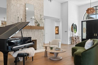 Photo of Listing #R11164339